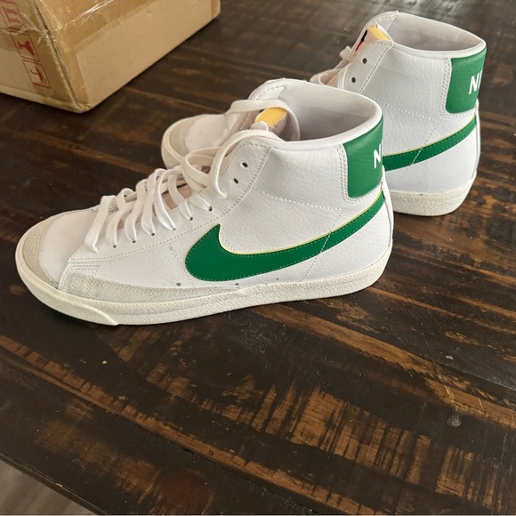 Nike Men's Blazer Mid '77 Vintage Leather Shoes White Pine Green Sail Sizes NIB - Picture 2 of 5